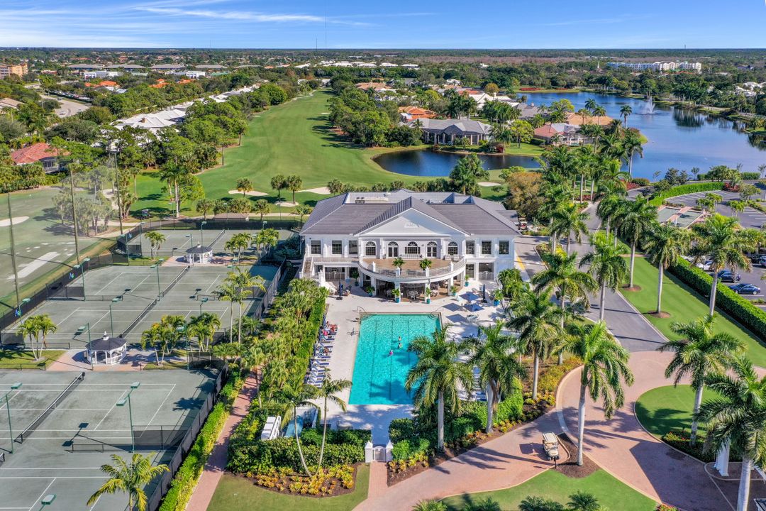 237 Charleston Ct, Naples, FL 34110