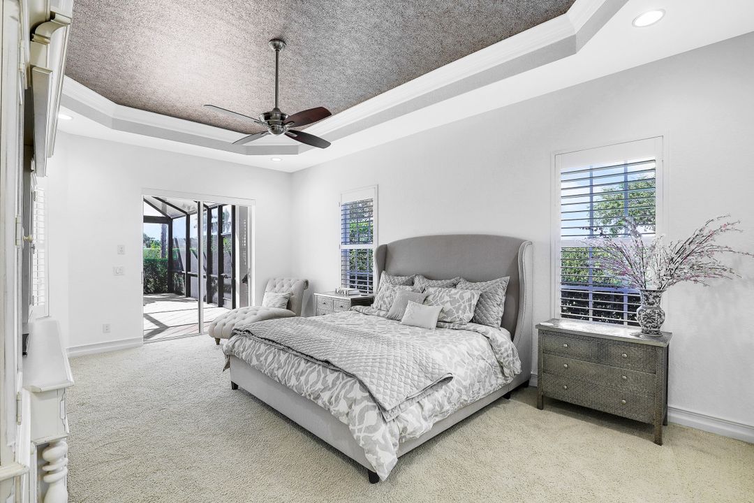 8805 Spinner Cove Ln, Naples, FL 34120