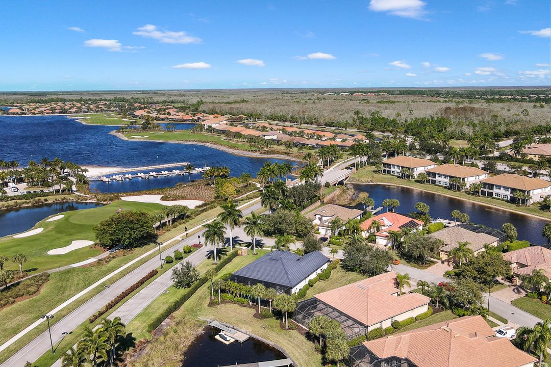 8805 Spinner Cove Ln, Naples, FL 34120