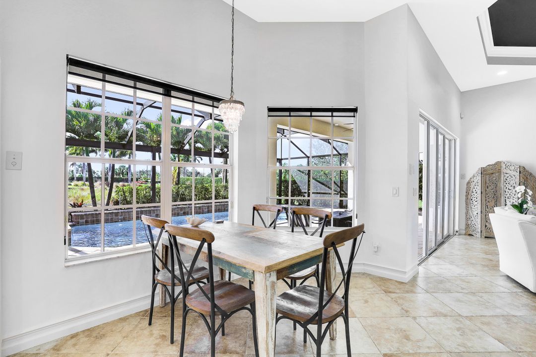 8805 Spinner Cove Ln, Naples, FL 34120