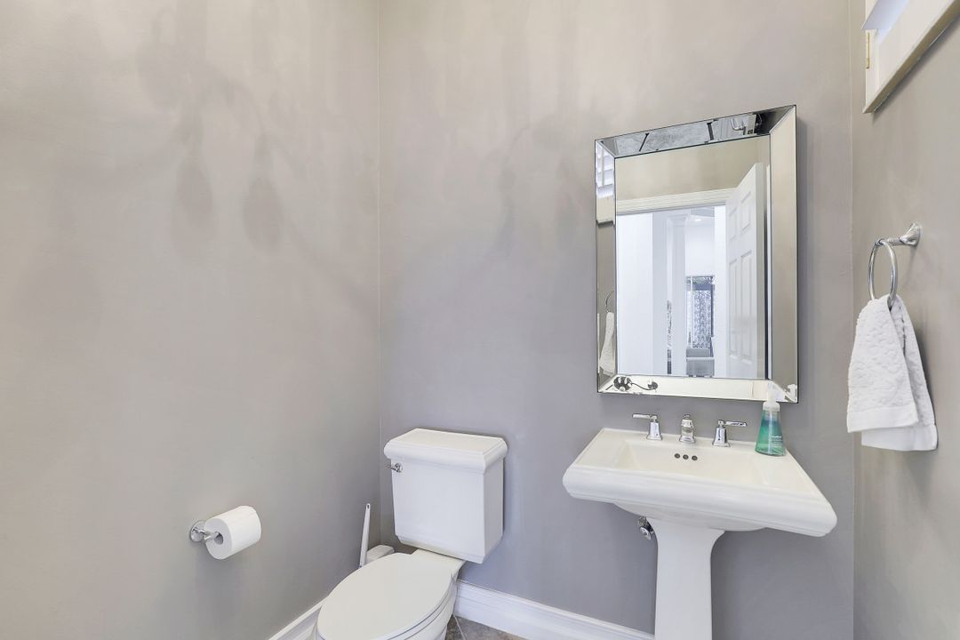 8805 Spinner Cove Ln, Naples, FL 34120