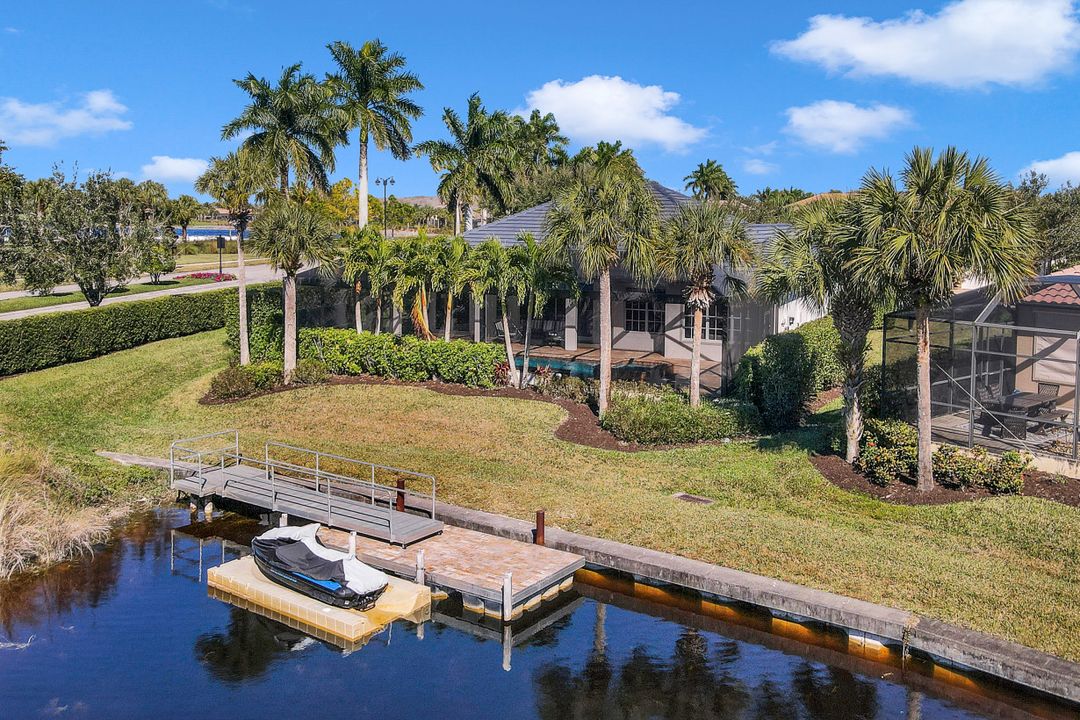 8805 Spinner Cove Ln, Naples, FL 34120