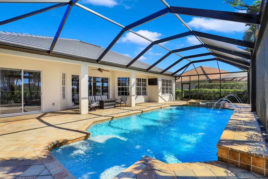 8805 Spinner Cove Ln, Naples, FL 34120