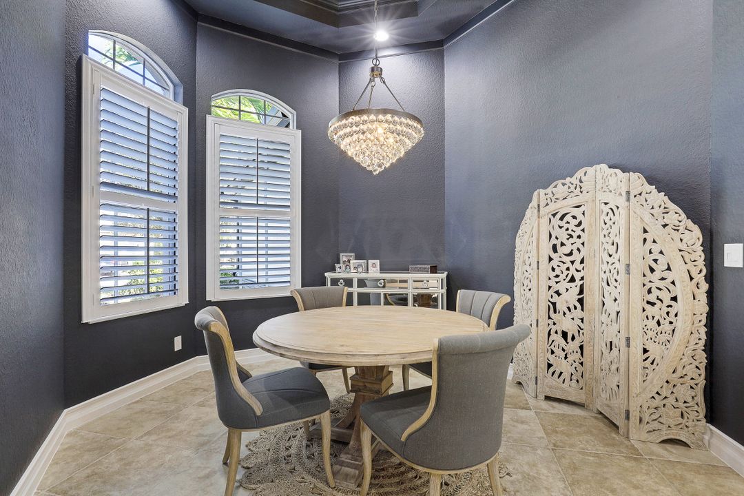 8805 Spinner Cove Ln, Naples, FL 34120