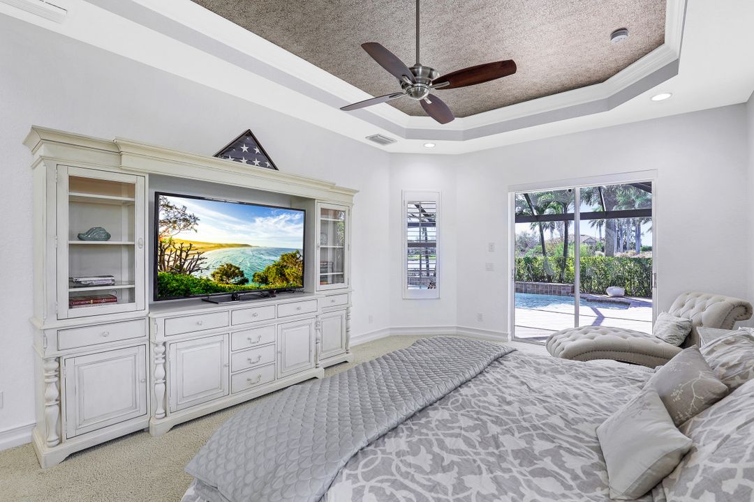 8805 Spinner Cove Ln, Naples, FL 34120