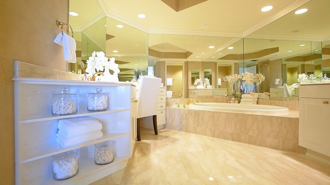 8960 Bay Colony Dr #703, Naples, FL 34108