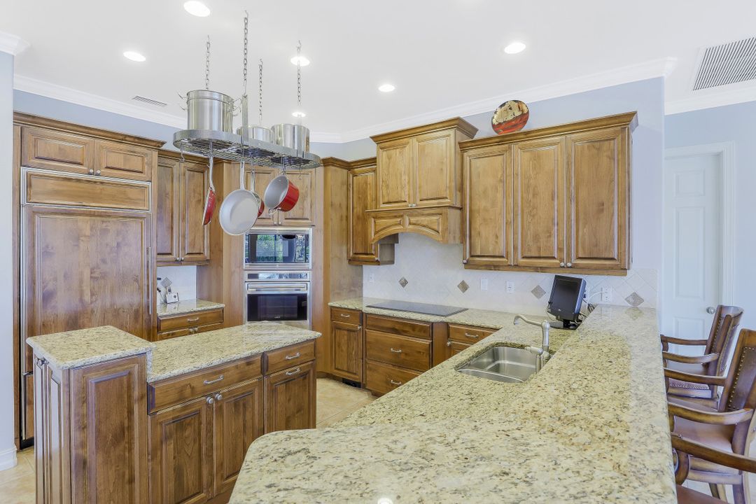 99 Gulfport Ct, Marco Island, FL 34145