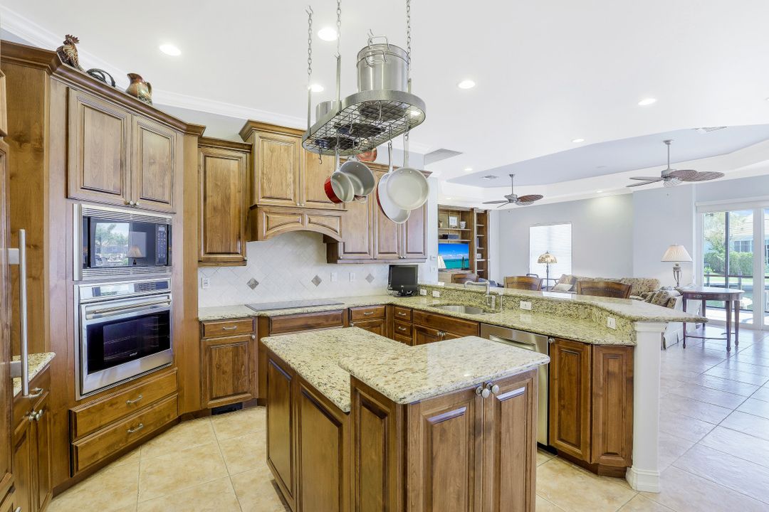 99 Gulfport Ct, Marco Island, FL 34145