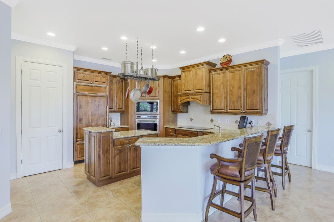 99 Gulfport Ct, Marco Island, FL 34145