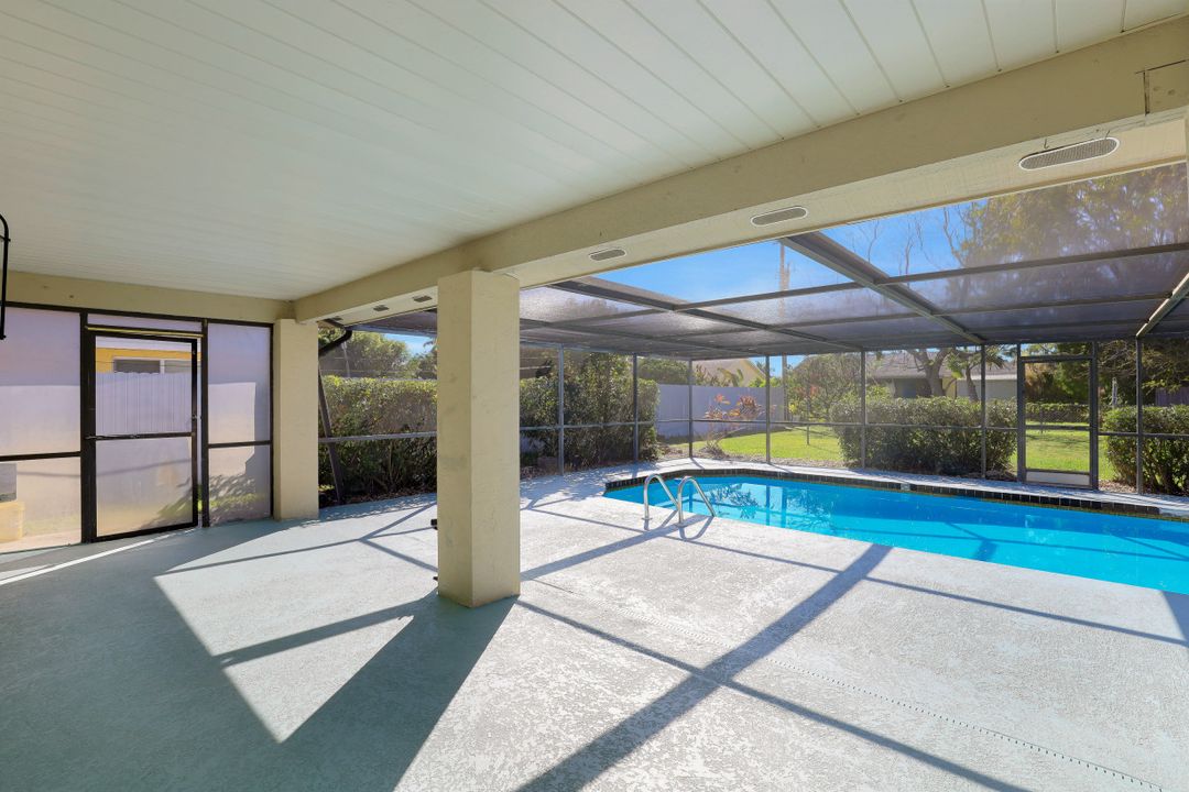 4004 SE 1st Ct, Cape Coral, FL 33904