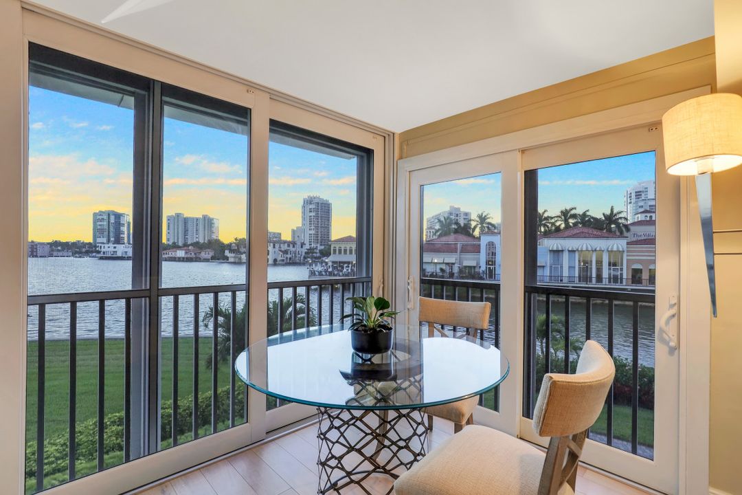 250 Park Shore Dr #103, Naples, FL 34103