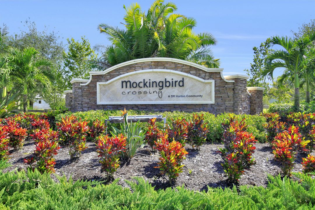 1622 Songbird Ct, Naples, FL 34120