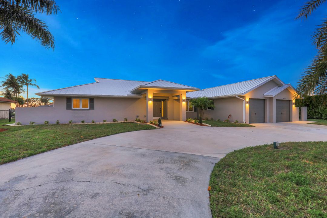 6572 E Town and River Rd, Fort Myers, FL 33919