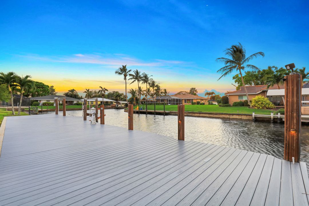 6572 E Town and River Rd, Fort Myers, FL 33919