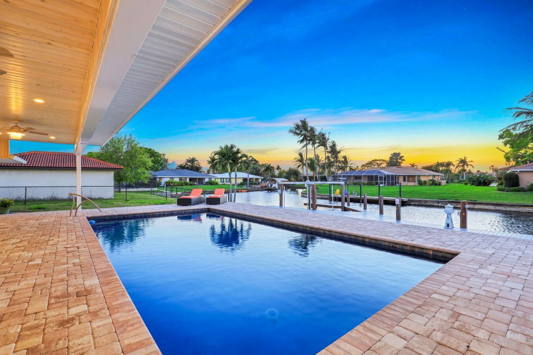 6572 E Town and River Rd, Fort Myers, FL 33919