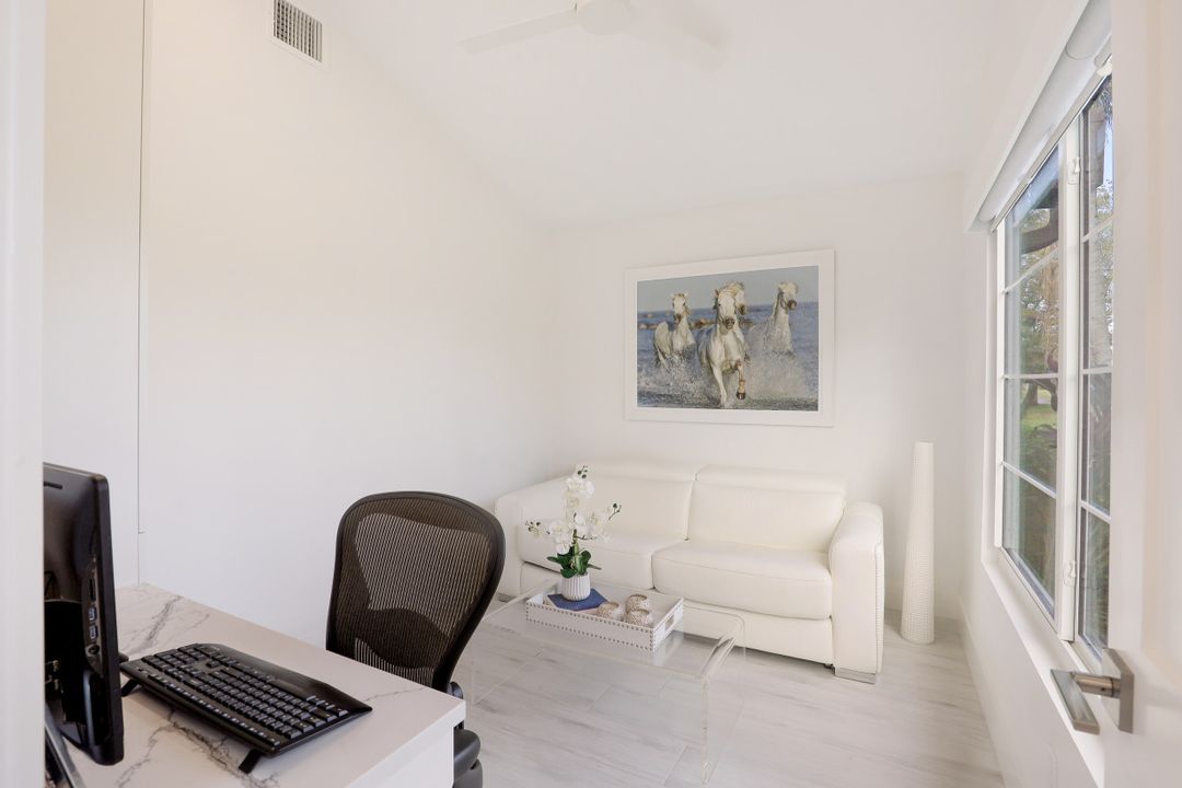 1001 Forest Lakes Dr, Naples, FL 34105