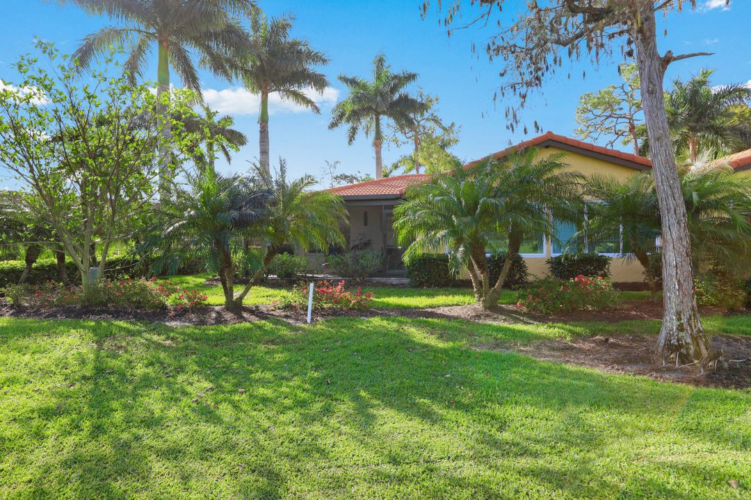 1001 Forest Lakes Dr, Naples, FL 34105