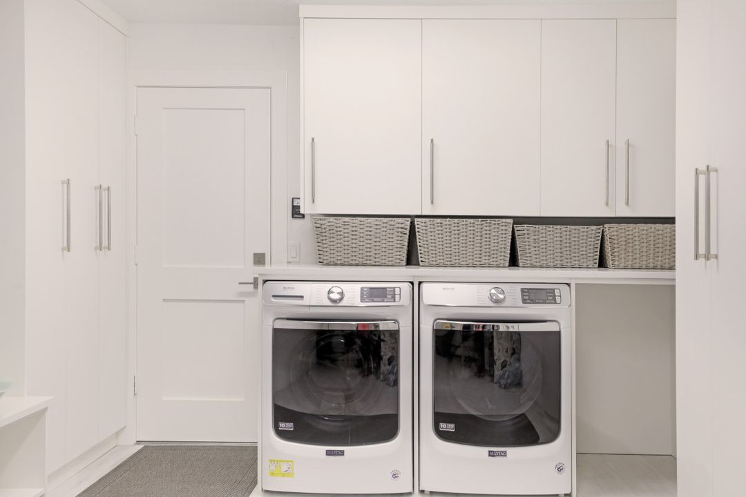 1001 Forest Lakes Dr, Naples, FL 34105