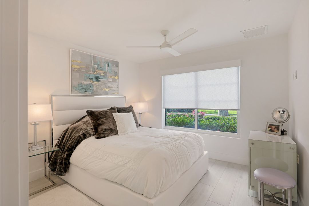 1001 Forest Lakes Dr, Naples, FL 34105