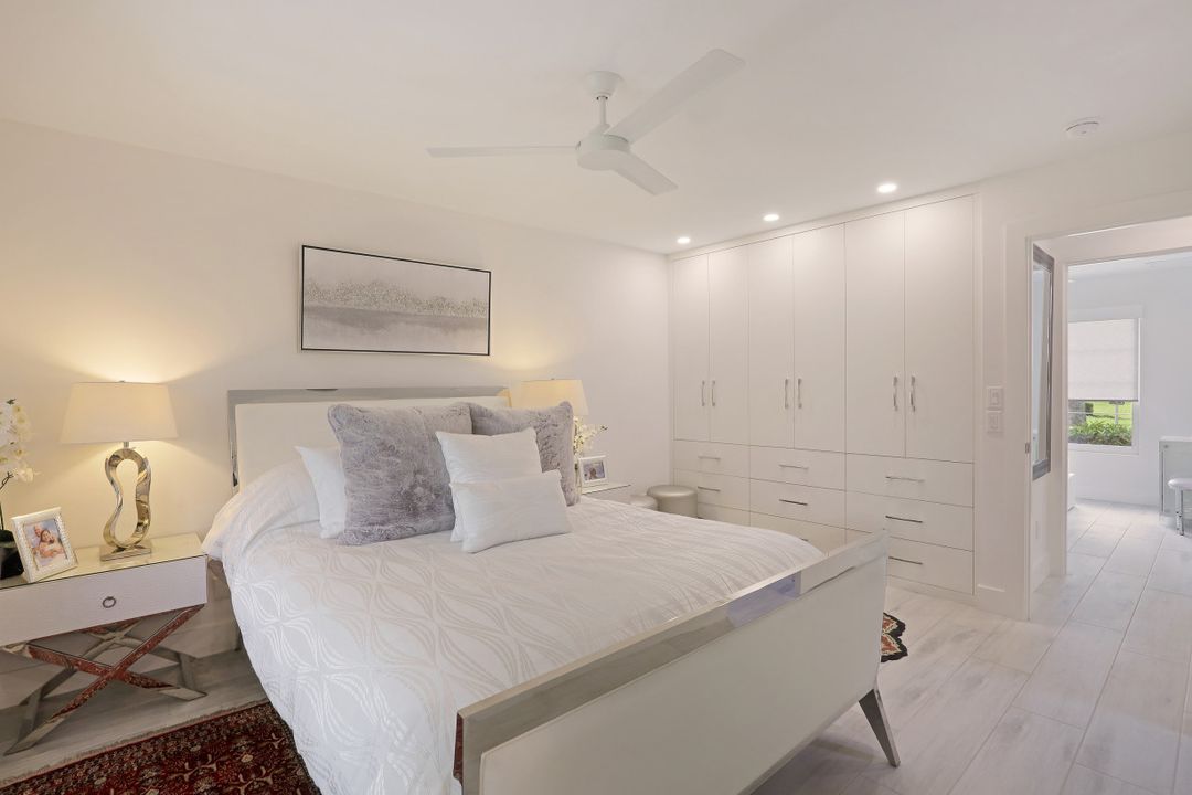 1001 Forest Lakes Dr, Naples, FL 34105