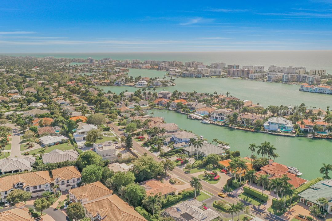 3840 Crayton Rd, Naples, FL 34103