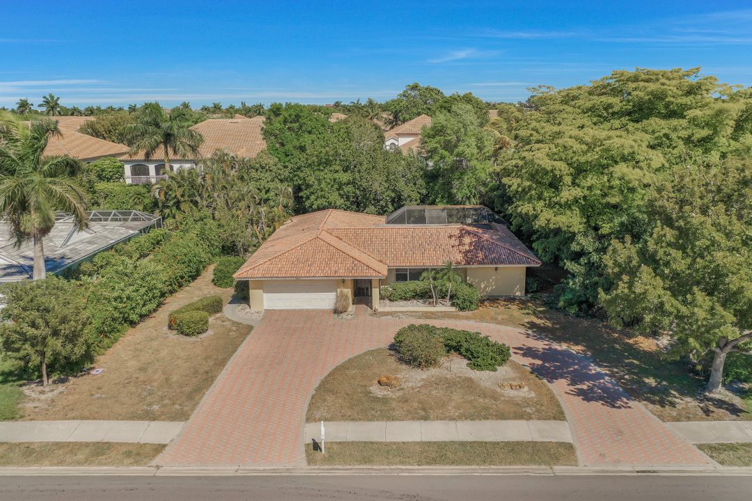 3840 Crayton Rd, Naples, FL 34103