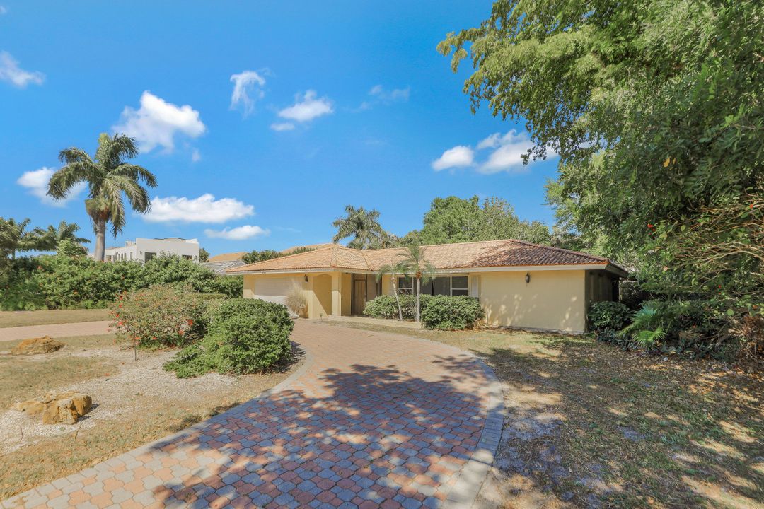 3840 Crayton Rd, Naples, FL 34103