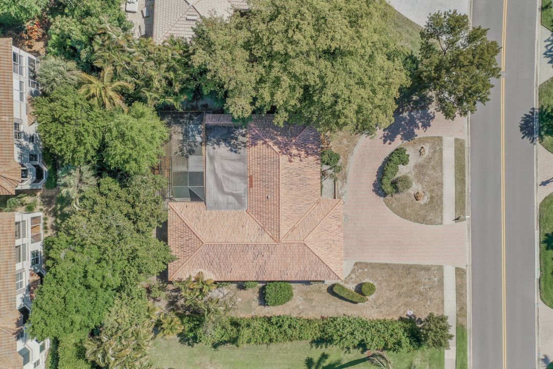 3840 Crayton Rd, Naples, FL 34103