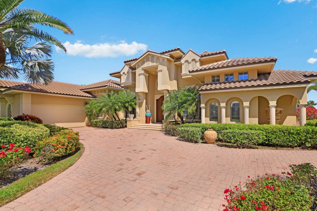 8692 Purslane Dr, Naples, FL 34109