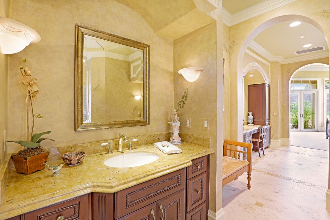 8692 Purslane Dr, Naples, FL 34109