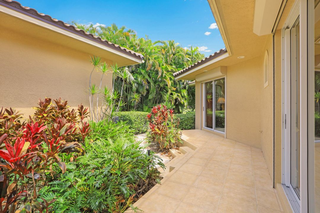 8692 Purslane Dr, Naples, FL 34109