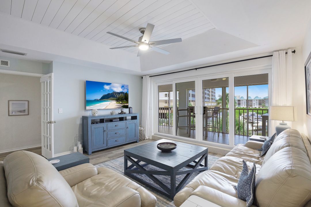 9101 Vanderbilt Dr #1-302, Naples, FL 34108