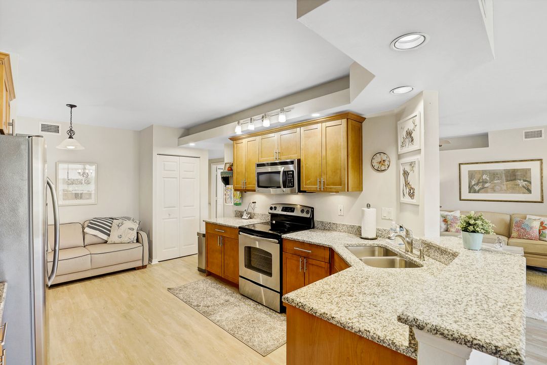 7576 Oleander Gate Dr #103, Naples, FL 34109