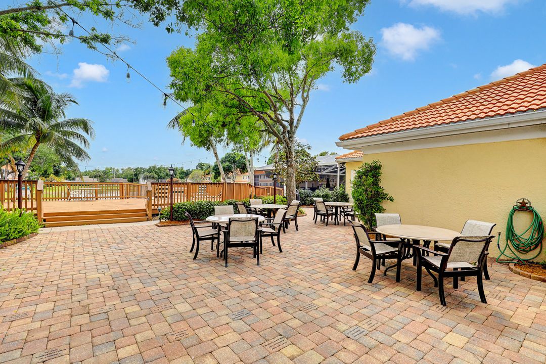 7576 Oleander Gate Dr #103, Naples, FL 34109