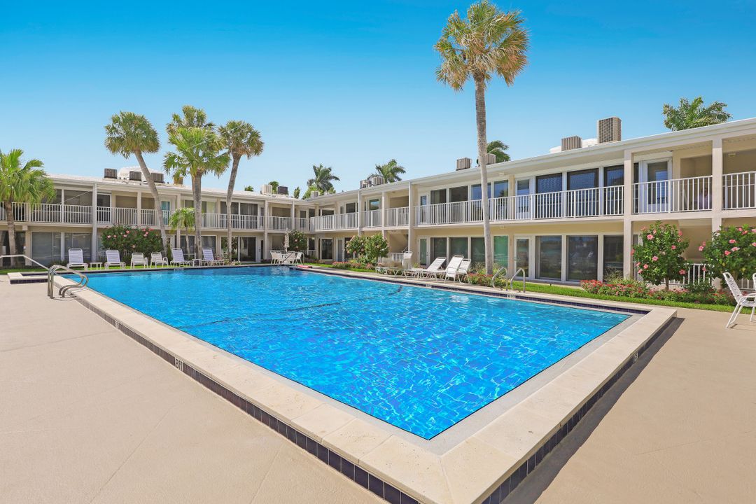 344 Harbour Dr, Naples, FL 34103
