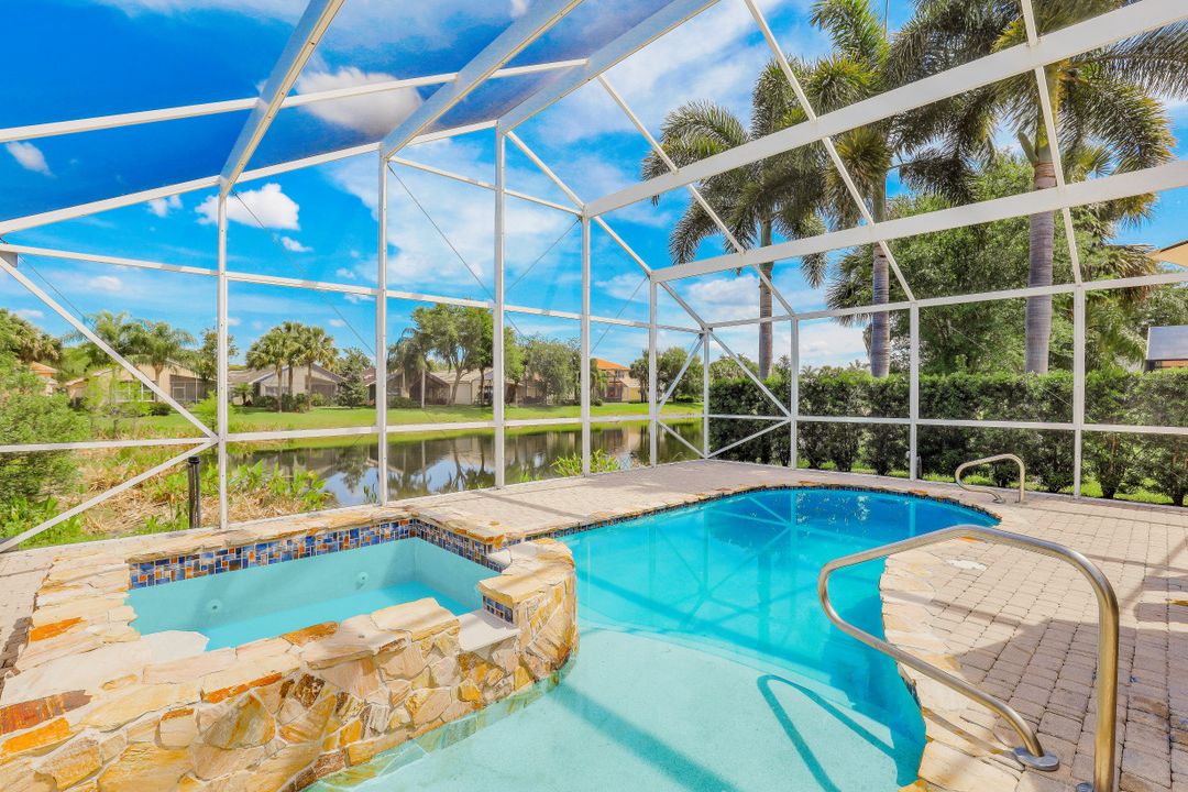 1622 Triangle Palm Terrace, Naples, FL 34119