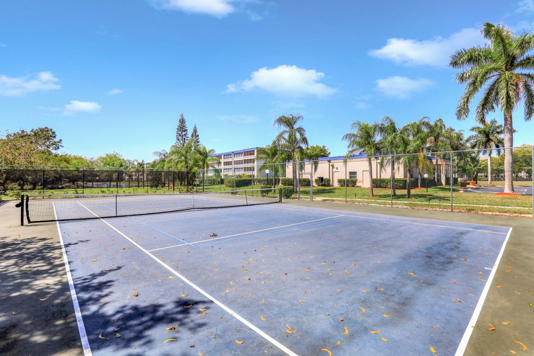 14901 Park Lake Dr #202, Fort Myers, FL 33919