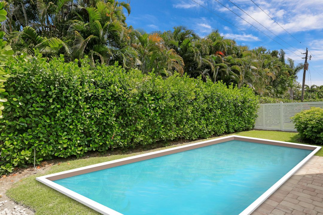 625 Fairway Terrace, Naples, FL 34103