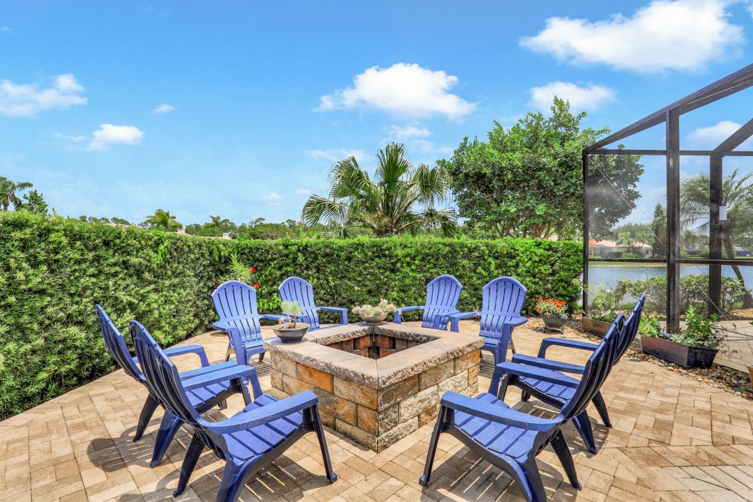 8172 Lowbank Dr, Naples, FL 34109