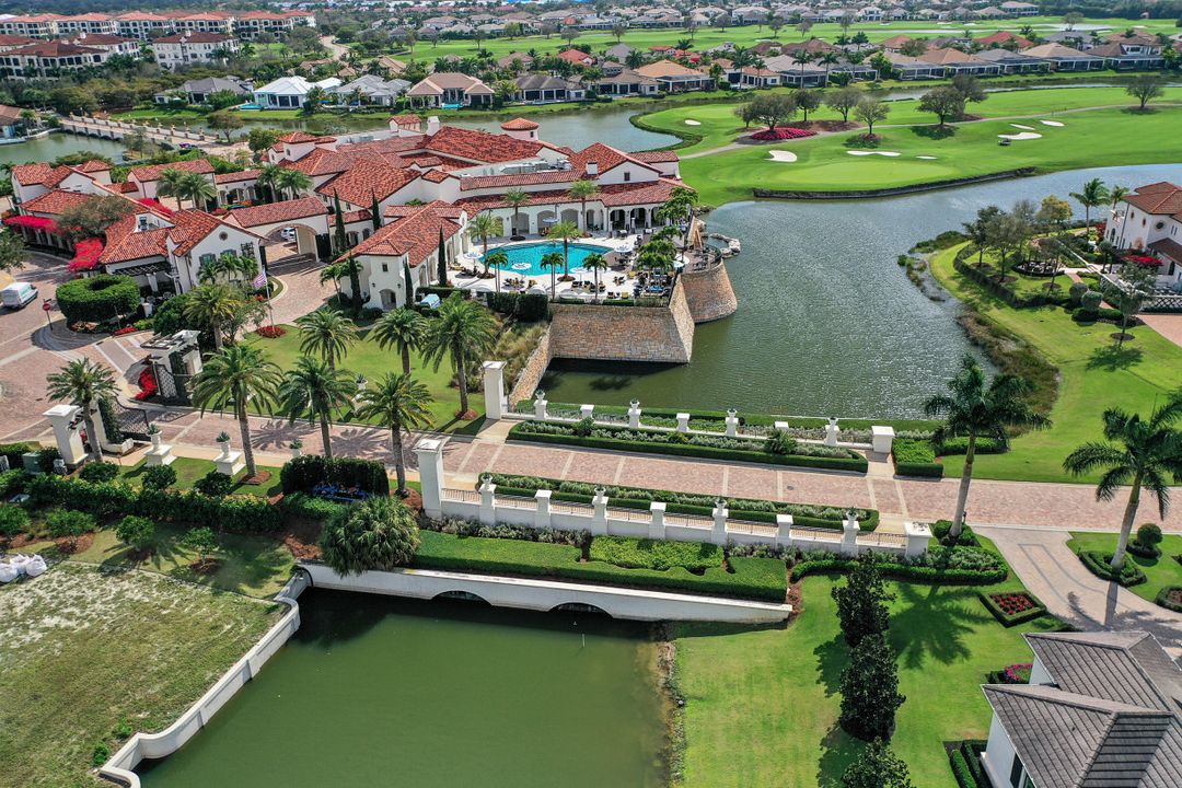 16379 Viansa Way #102, Naples, FL 34110