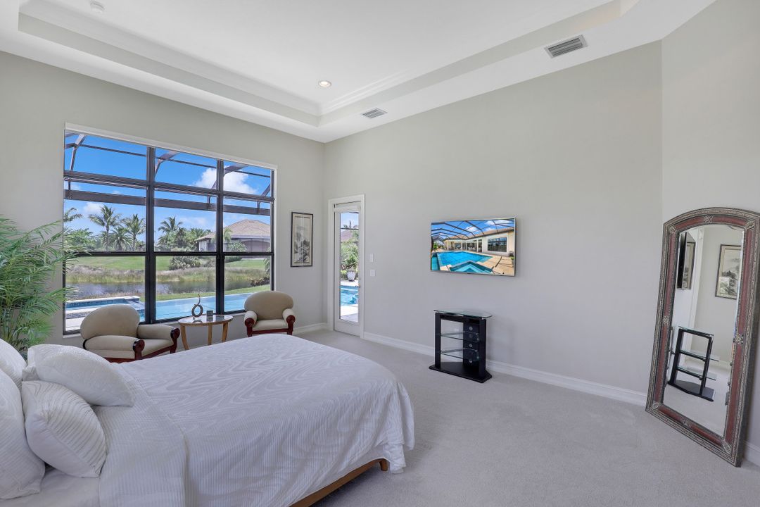 6587 Barbera Ln, Naples, FL 34113