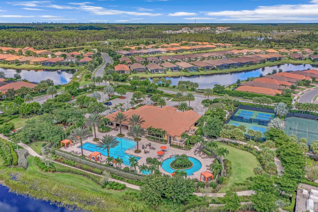 8427 Palacio Terrace S, Naples, FL 34114