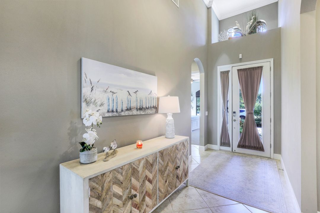 9367 Isla Bella Cir, Bonita Springs, FL 34135