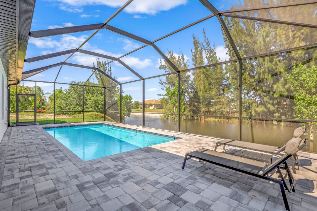 1001 SW 37th St, Cape Coral, FL 33914