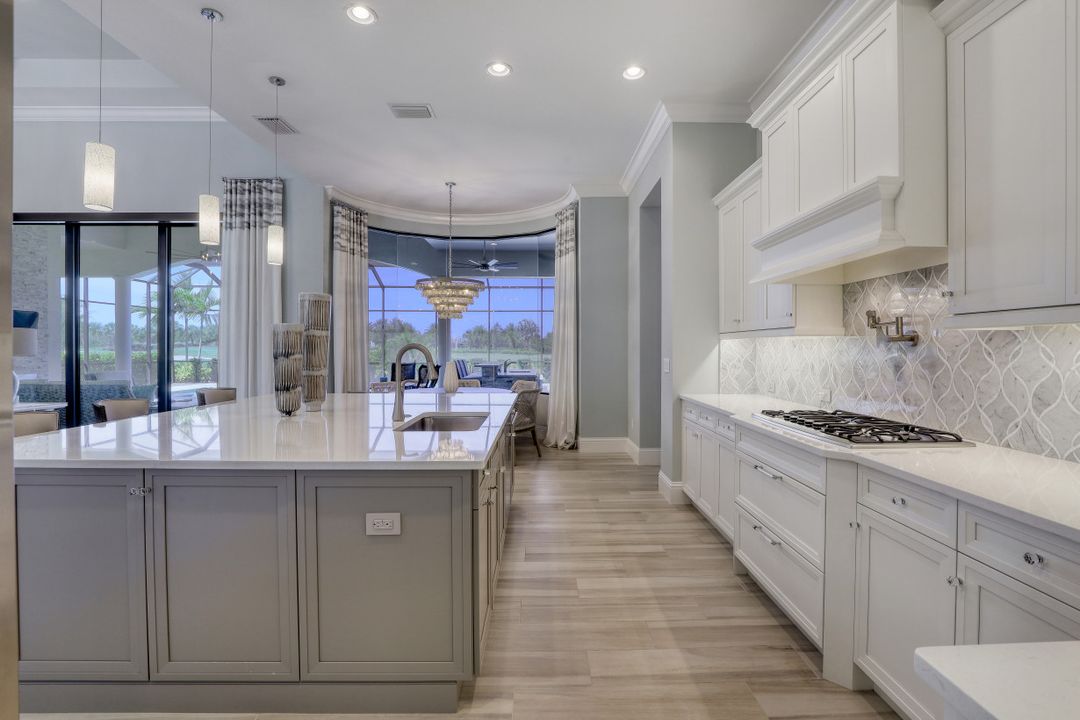 8981 Arrezo Ct, Naples, FL 34119