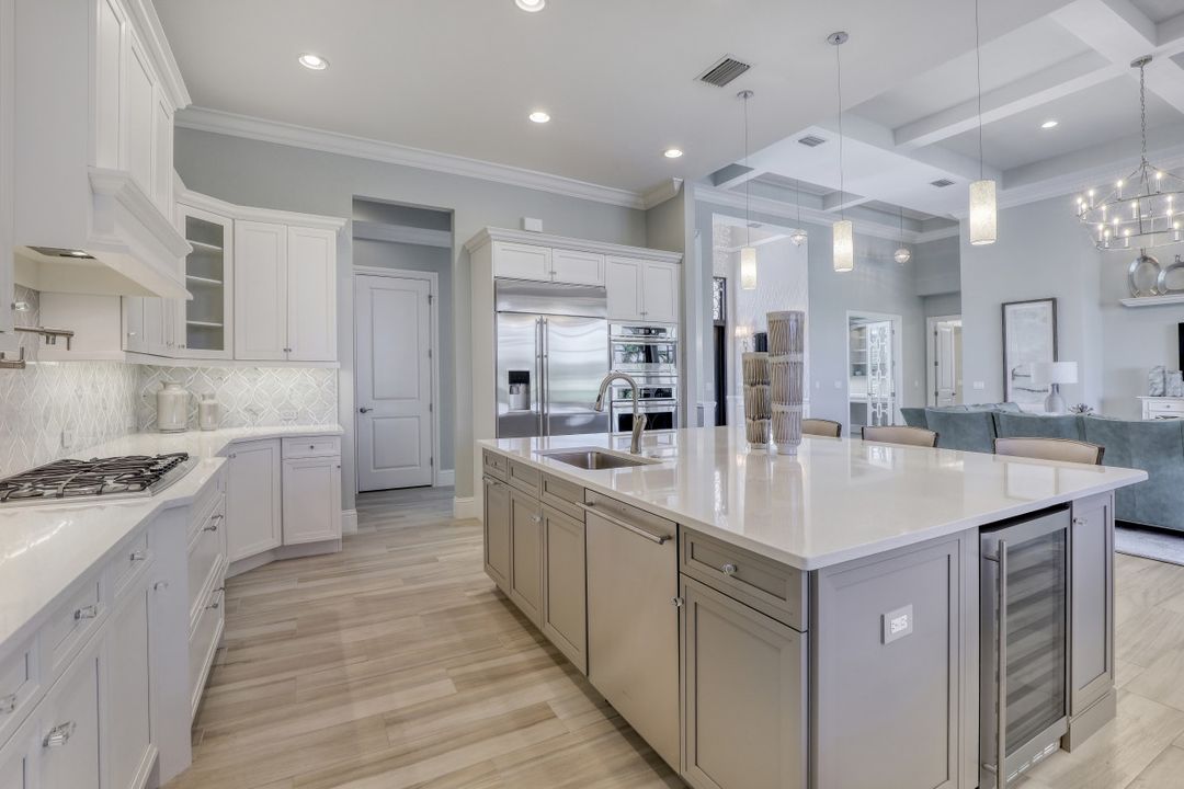 8981 Arrezo Ct, Naples, FL 34119