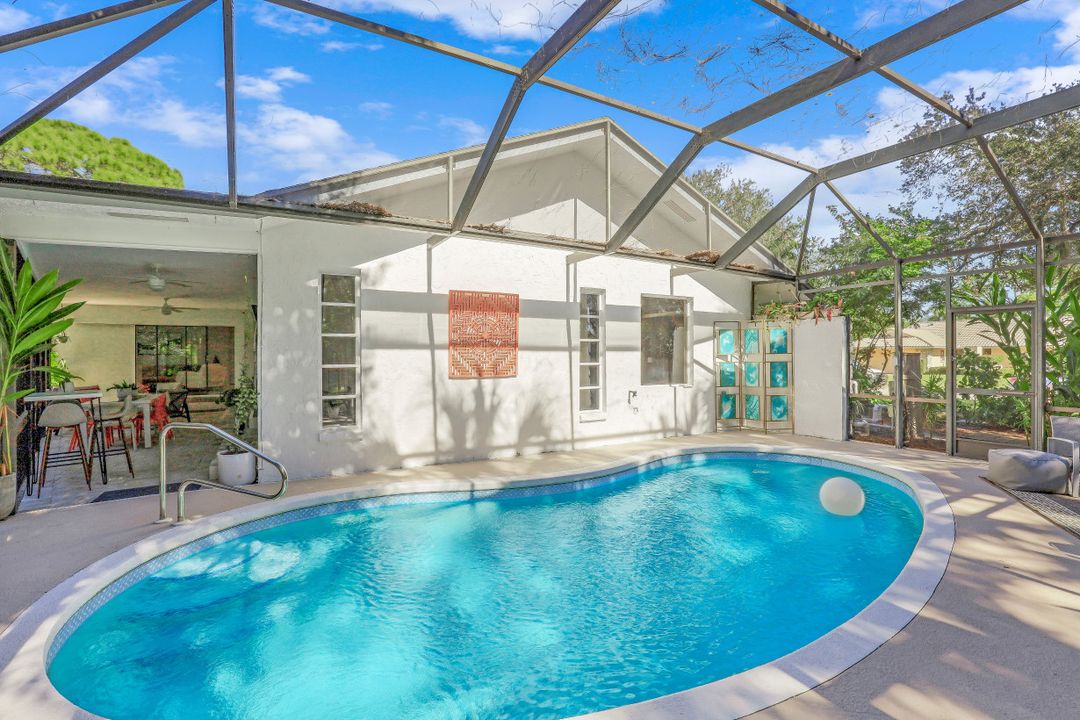 155 Old Tamiami Trail, Naples, FL 34110