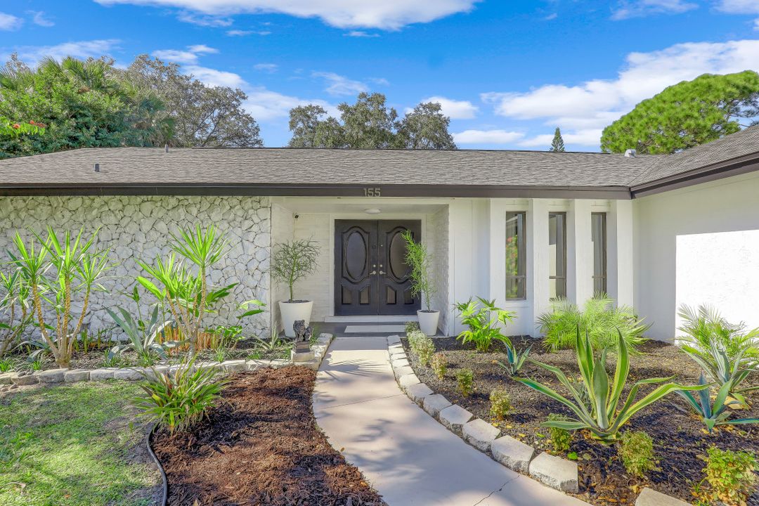 155 Old Tamiami Trail, Naples, FL 34110