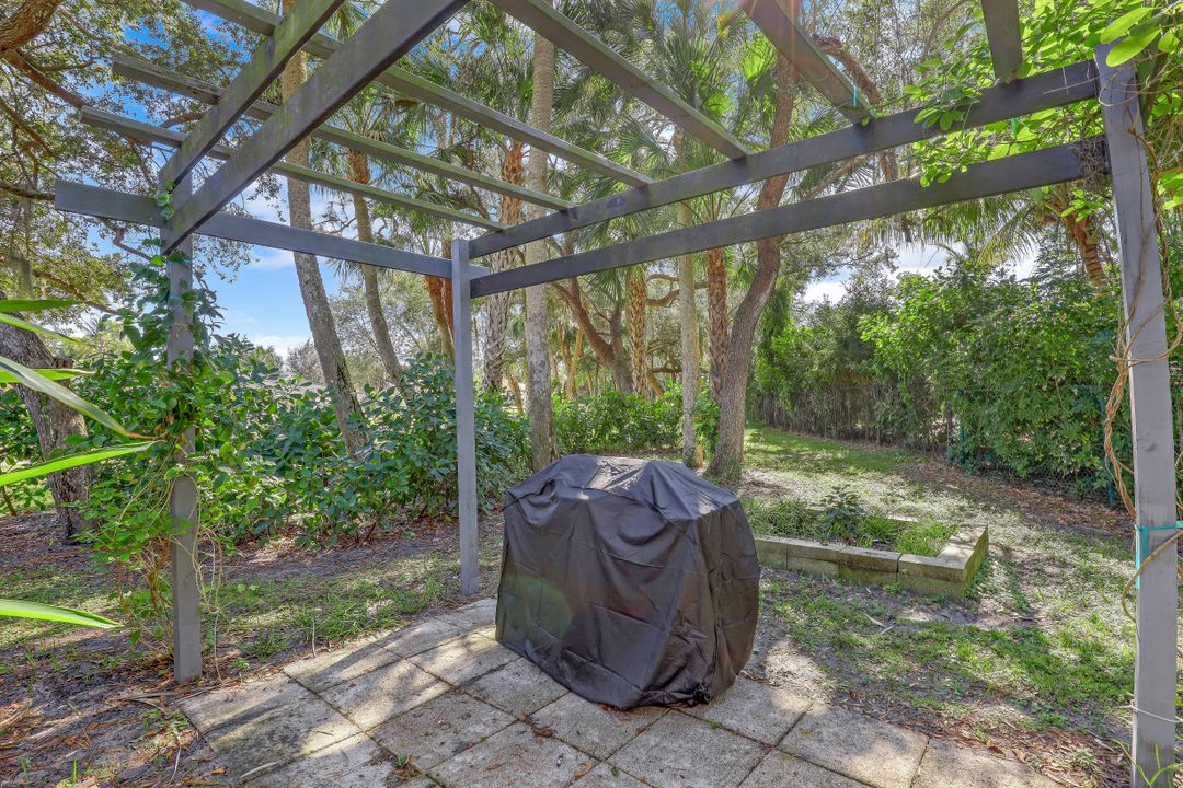 155 Old Tamiami Trail, Naples, FL 34110