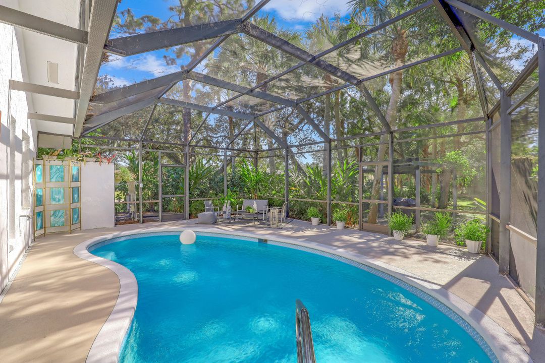 155 Old Tamiami Trail, Naples, FL 34110